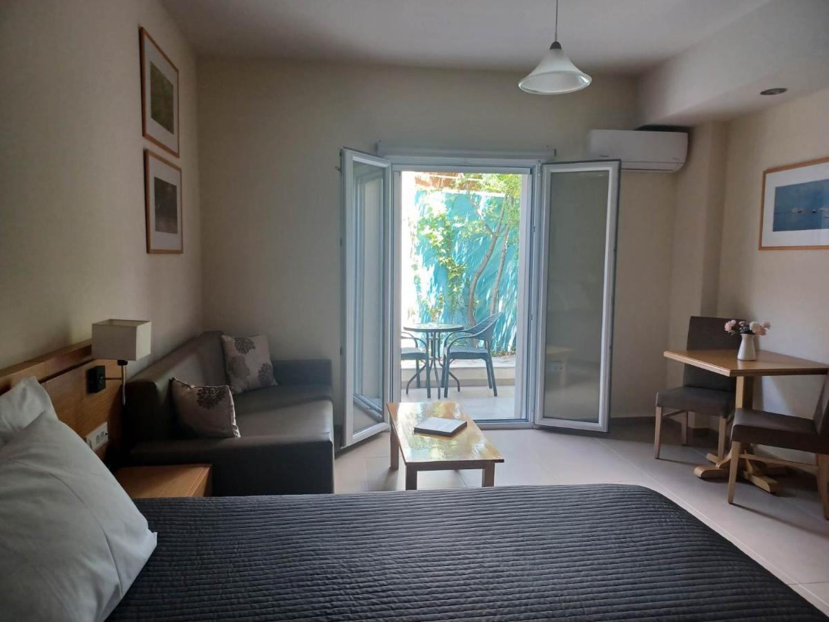 Hotel Estia 피니코운타 외부 사진