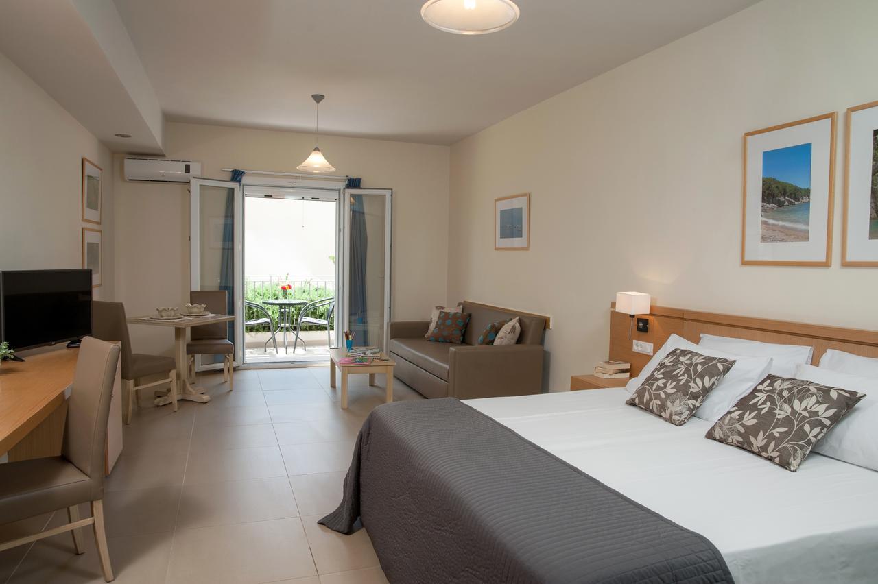 Hotel Estia 피니코운타 외부 사진
